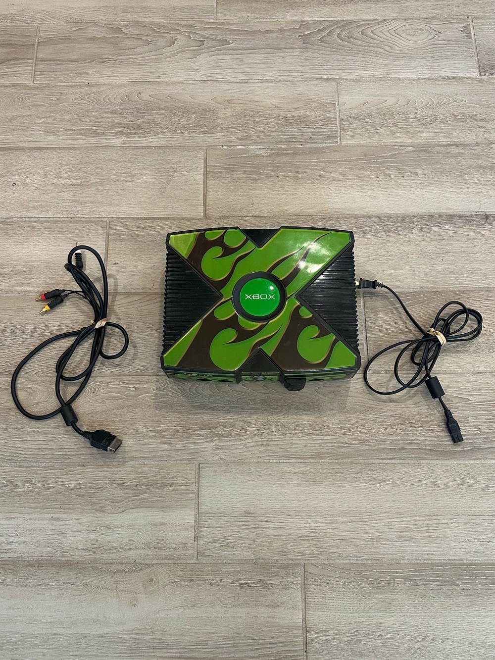 VTG Microsoft XBOX Original Console (Custom Green Flame Cover) With Cords